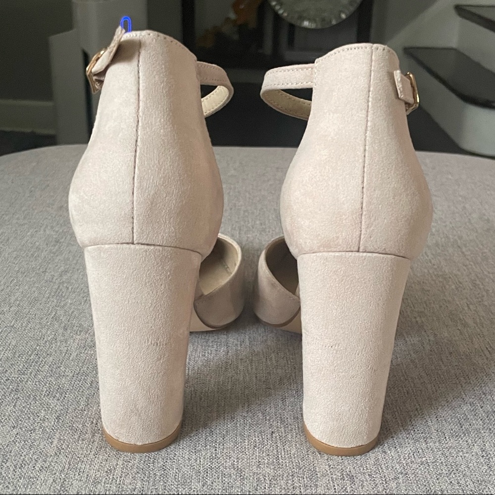 Pointed Block Heels - Picture 3 of 4